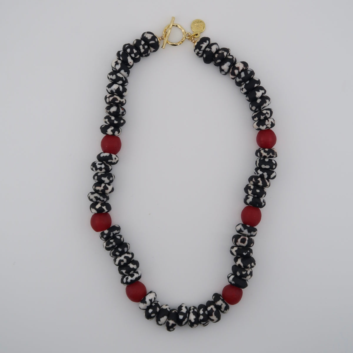 Between the Hedges Necklace