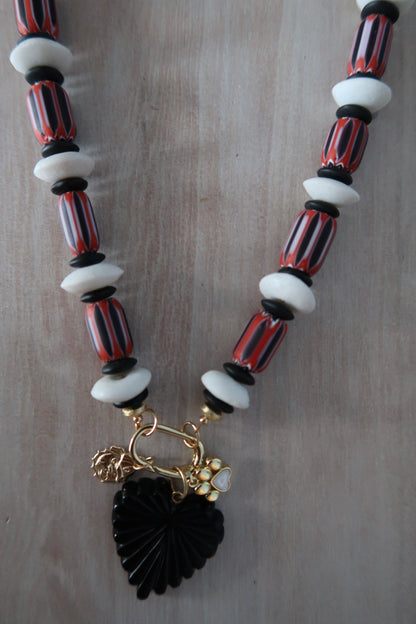 Between the Hedges Necklace